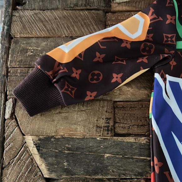 Rich Boys ‘ LV in the Mix’ hooded zip front onsie size 12-18 months preloved - Picture 4 of 9